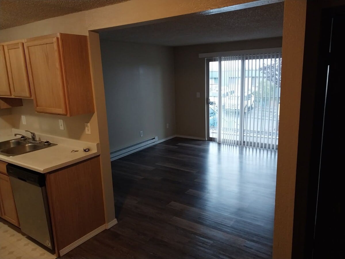 Photo - 345 N 5th St