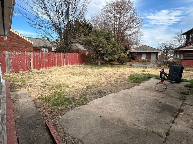 Photo - 5 Bedrooms Near Downtown!