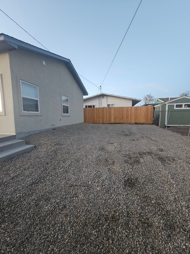 Parking - 2015 Elm Ave Unit B-ADU