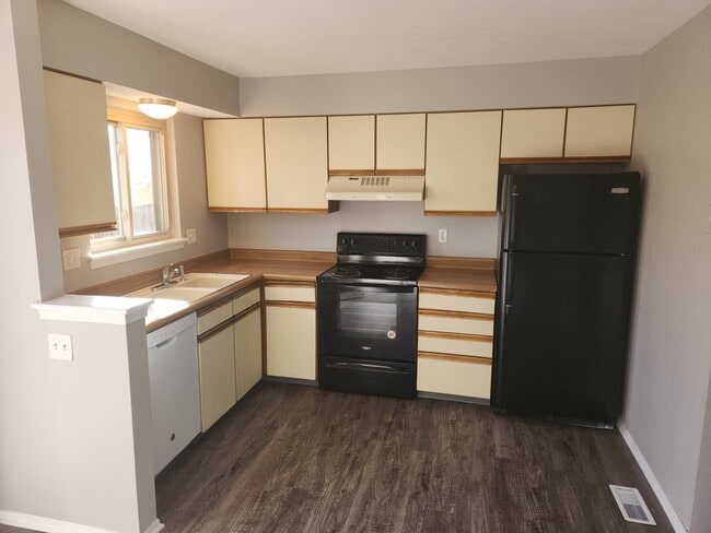 Photo - 8069 Lexington Park Dr