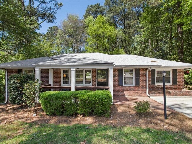 Photo - 1572 Berkeley Ln NE House