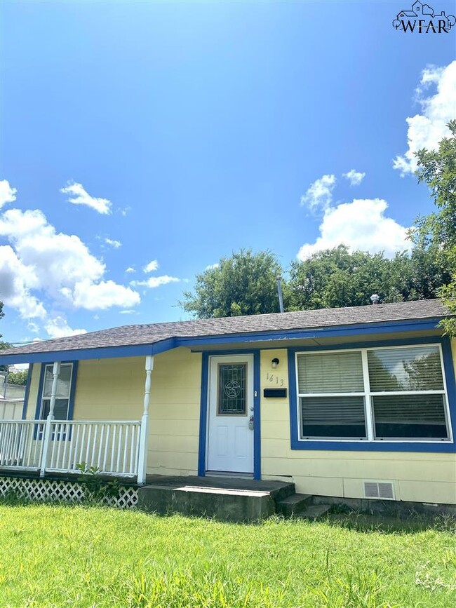 Photo - 1613 35th St House