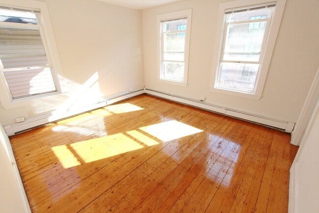 Building Photo - 149 Cambridge St Unit 2 Rental