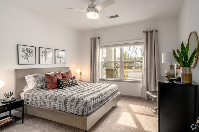 1BR, 1BA - 750 SF