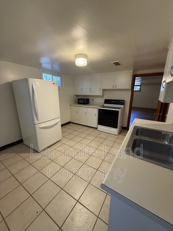 Photo - 308 1/2-502 1/2 S 16th St