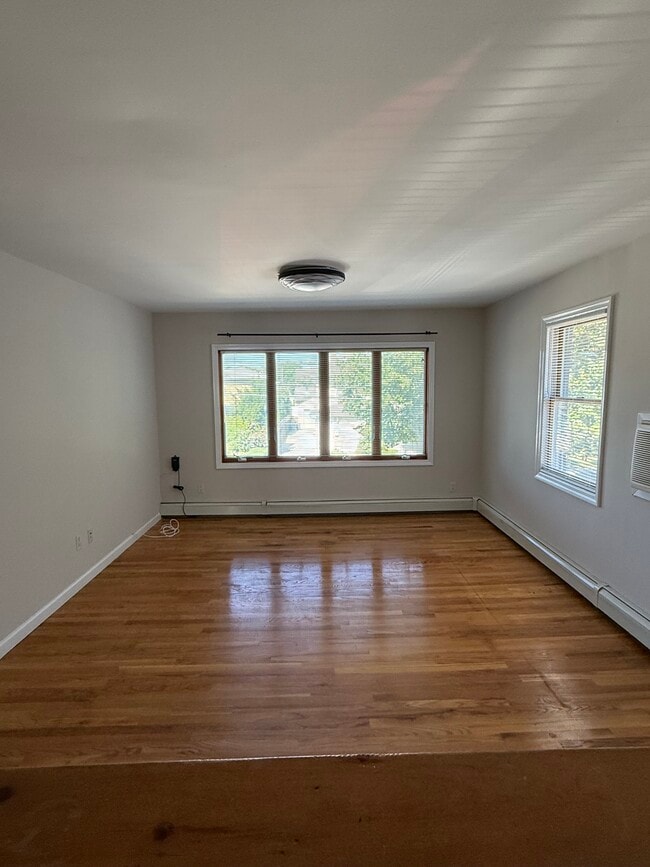 Building Photo - 117 Jefferson Ave Unit 117