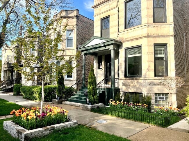 Photo - 2447 N Mozart St Apartment Unit 2
