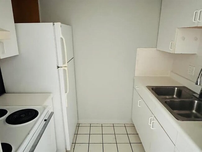 Photo - 2353 Shelley St Unit 11