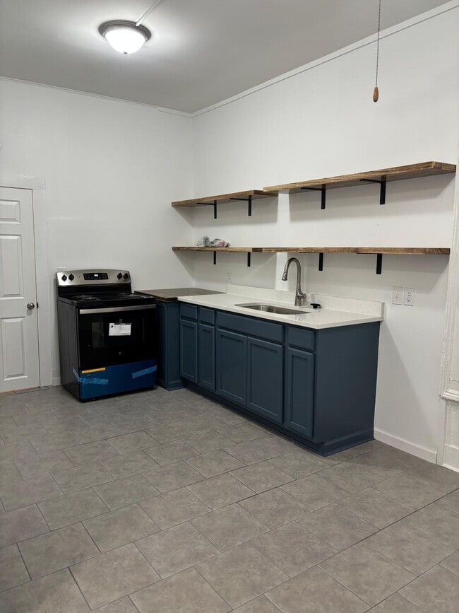 Photo - 403 W Hampton Ave