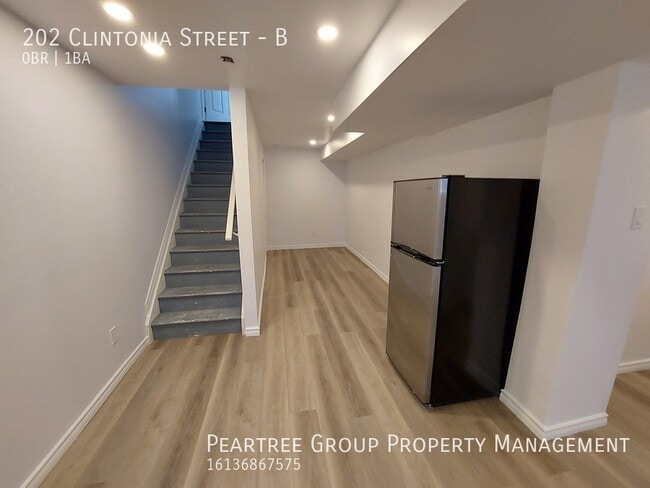 Photo - Charming Clintonia - Basement Studio in Stittsville! Unité B