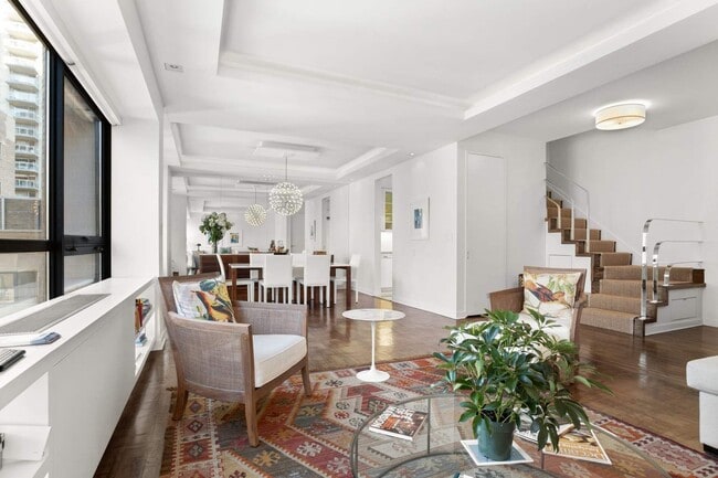 Photo - 415 E 54th St