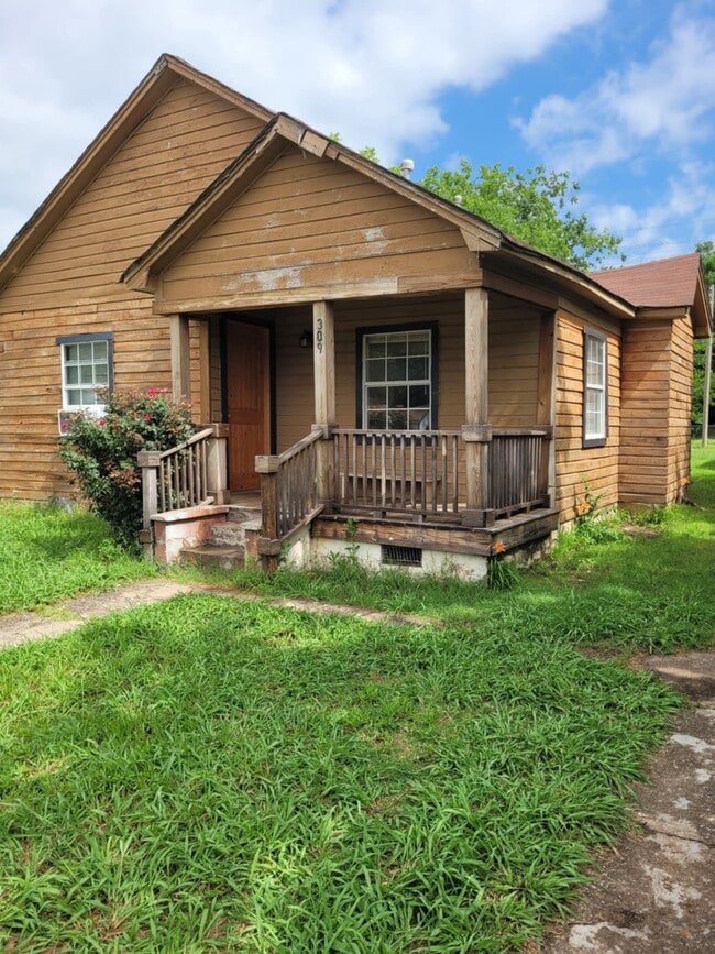 Photo - 309 W Chestnut Ave