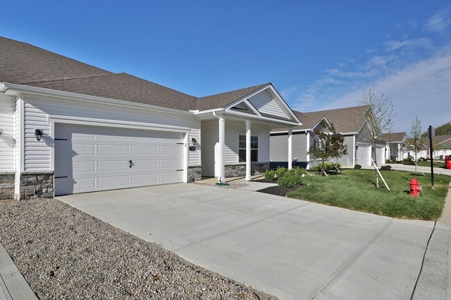 Photo - 738 Maria Dr