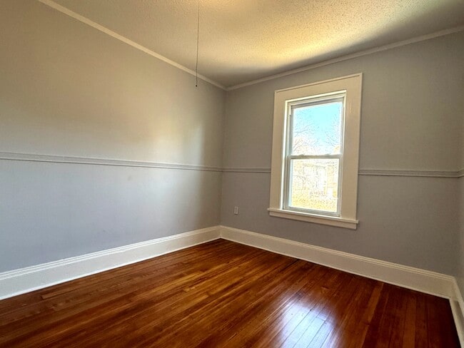 Photo - 732 Brooks St