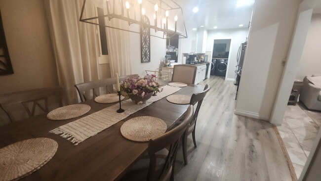 Photo - 15358 Leadwell St