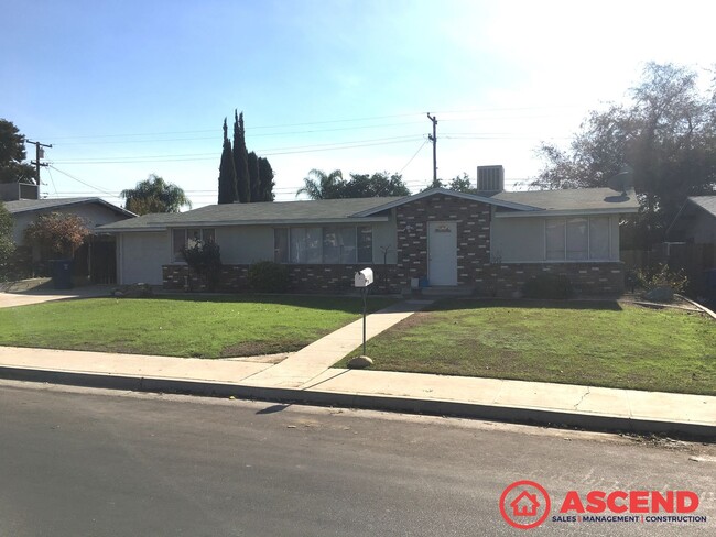 Northeast Home Near Bakersfield College - Northeast Home Near Bakersfield College