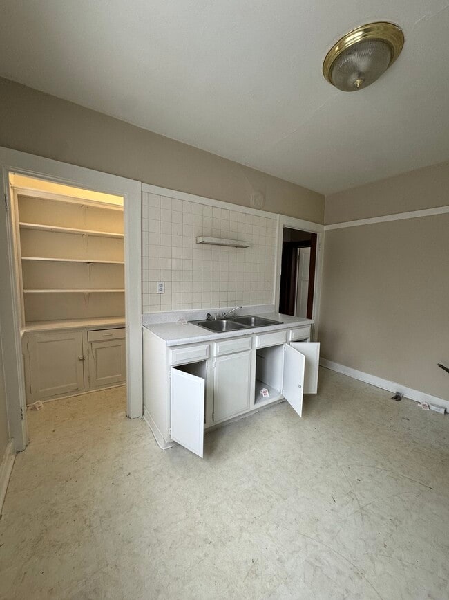 Photo - 2972 N 51st St