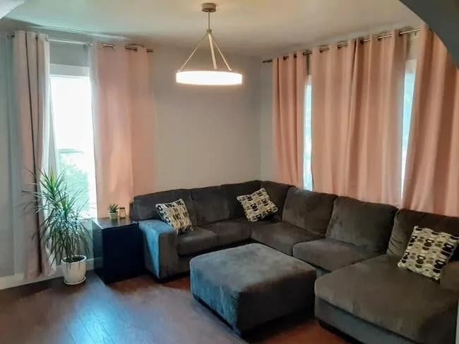 Building Photo - 684 E 400 N