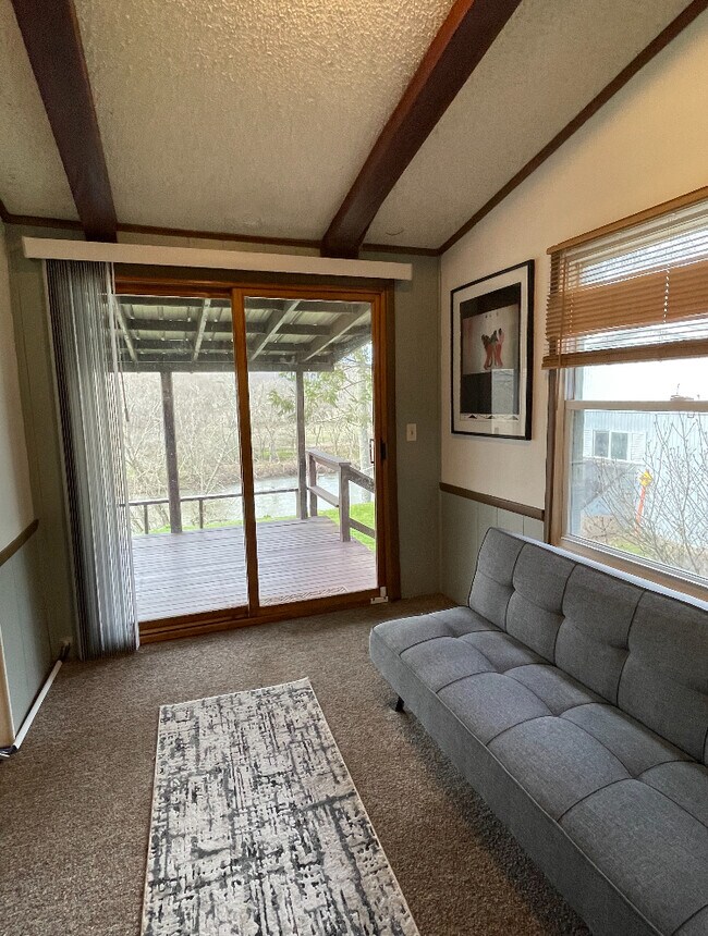 Photo - 24 Rivercrest Ln