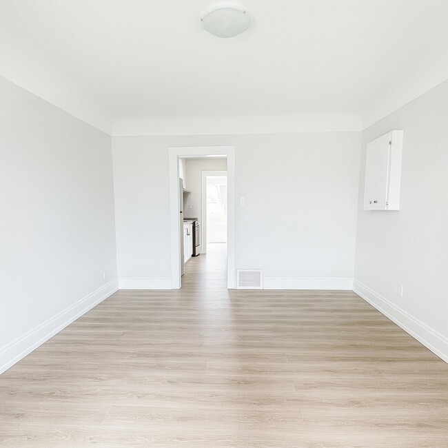 Photo - 428 Thorold Rd Unit 2