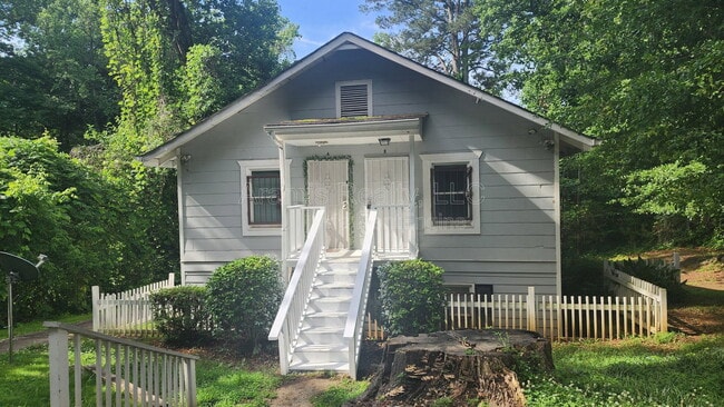 Building Photo - 2284 Alvin Dr NW Unit B 1