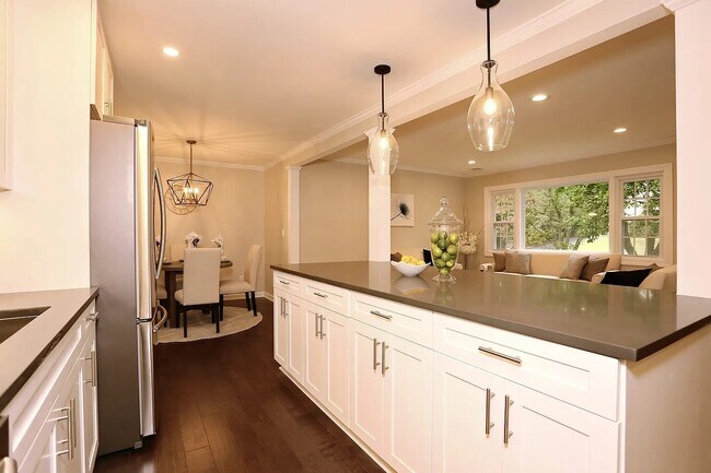 Photo - 28 Princeton Pl