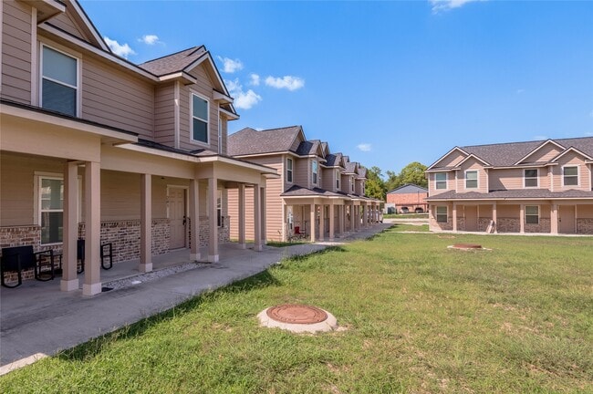 Building Photo - 2002 20th St