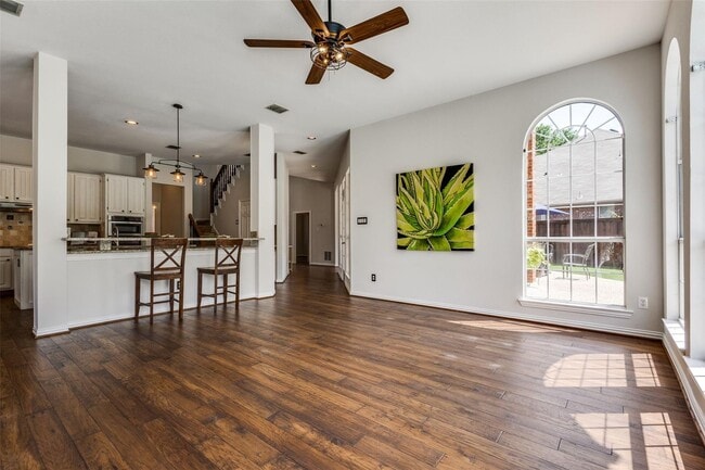 Photo - Located in a highly desirable neighborhood.