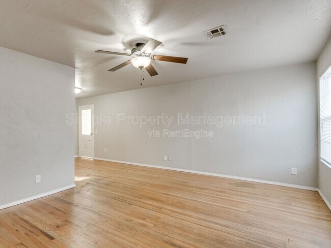 Photo - 10 SE Grand Blvd