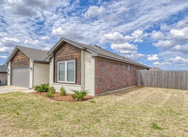 Photo - 275 Jennifer Dr