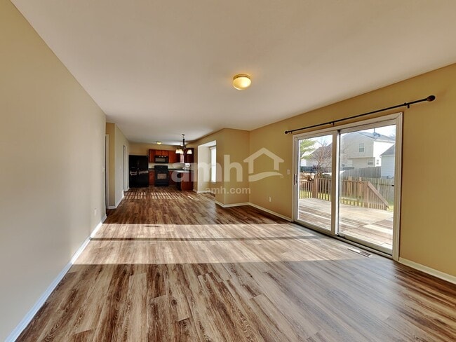 Photo - 5785 Chase Run