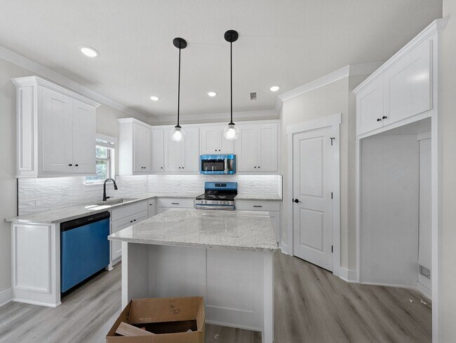 Photo - 284 Stoneykirk Dr