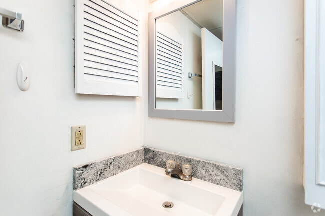 Studio, 1BA - 340 - 350 SF - Huron