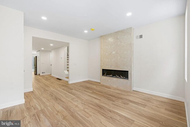 Building Photo - 1124 Dunton St Rental