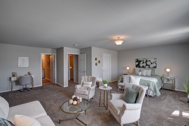 Photo - 605 McKay Way Unit 1