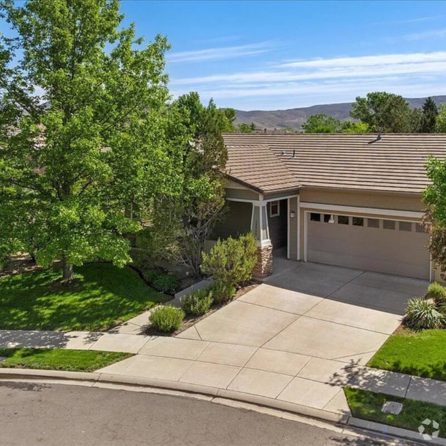 Building Photo - Welcome to this charming 3-bedroom, 2-bath... Rental