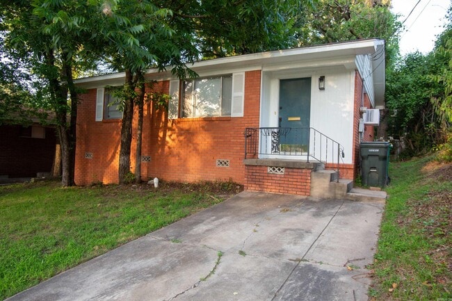 Photo - 123 N Jackson St