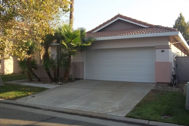 Photo - Solar electric home in the Laguna area of Elk Grove
