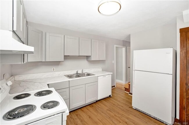 Photo - 234 Mansfield Ave