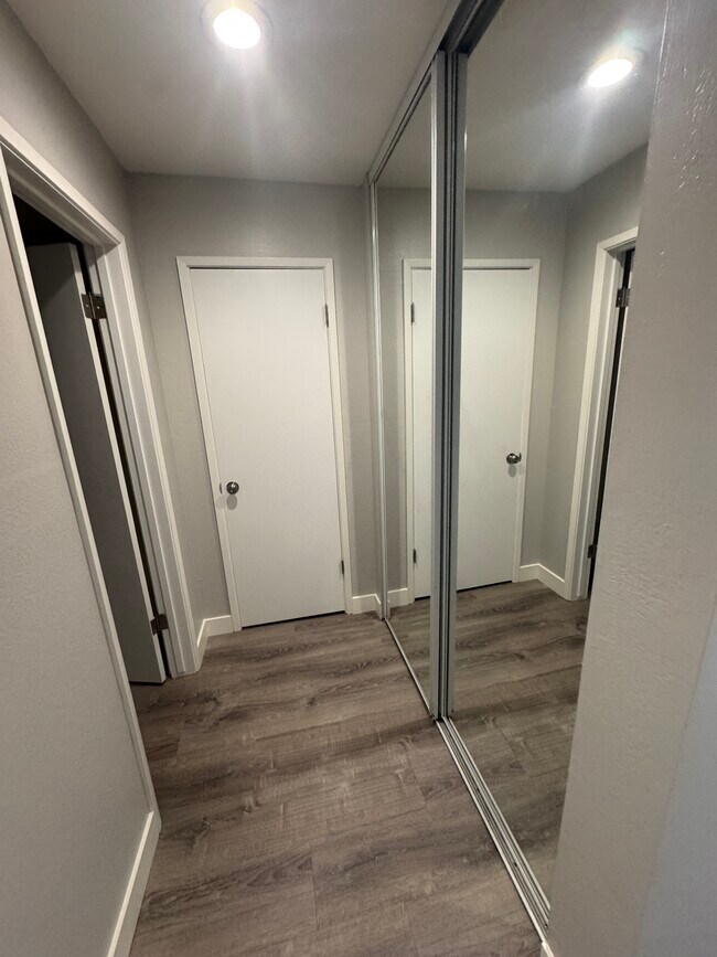 Photo - Arlington Apartments