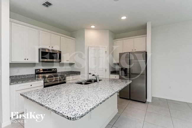 Photo - 348 Corbel Ln