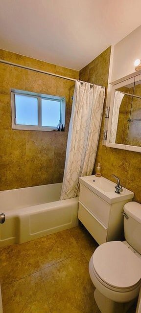 Photo - 1401 NE 17th Way