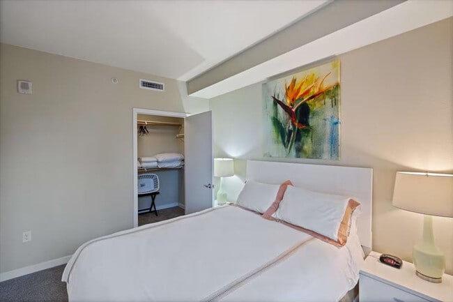 Building Photo - 77 N Almaden Ave Unit ID1039877P