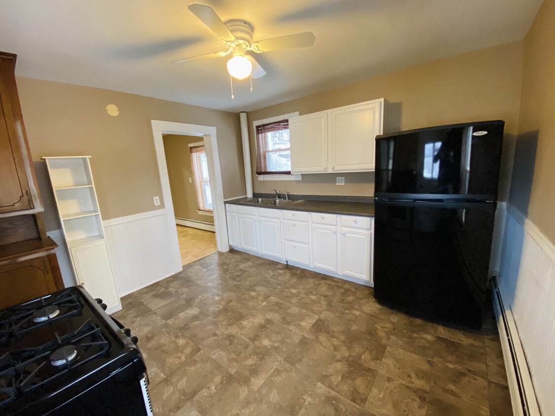 Photo - 8 Gaynor Pl (Vernon, CT)