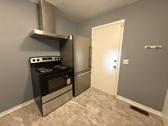 Newly Renovated 2-Bedroom Near Downtown Nashville