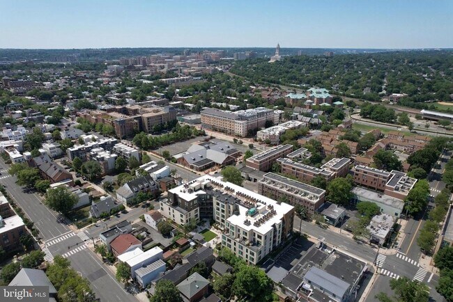 701 N Henry St Unit 401