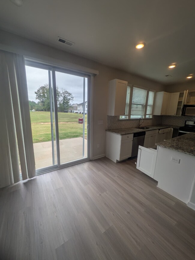 Photo - 784 Amarra Dr