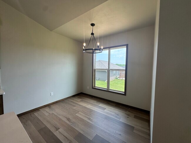 Photo - 2600 Chambers Xing