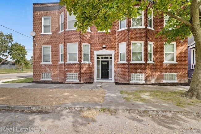Photo - 2282 Belvidere St