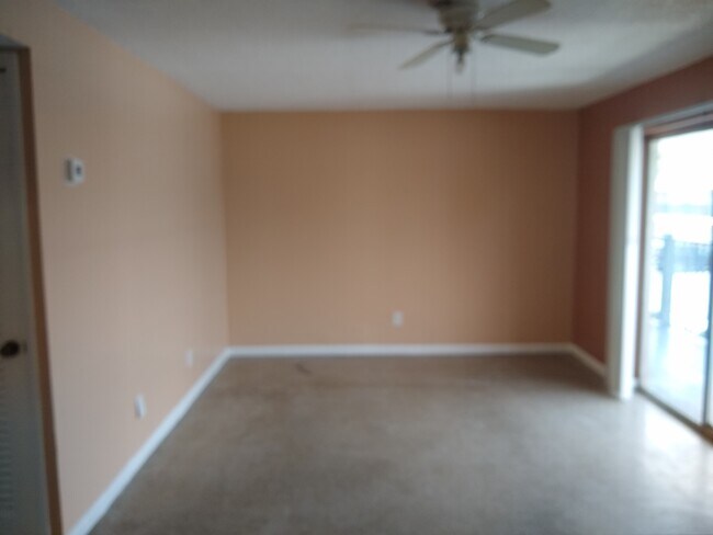 1721 Dixon Unit 32